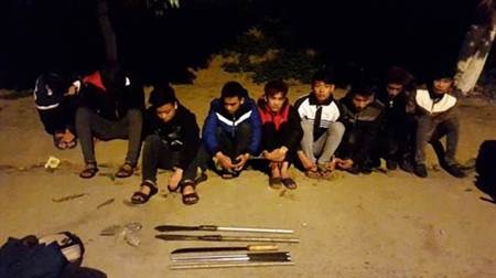 Ngăn chặn kịp thời học sinh cấp 3 chuẩn bị hung khí để hỗn chiến - 1 Ngăn chặn kịp thời học sinh cấp 3 chuẩn bị hung khí để hỗn chiến