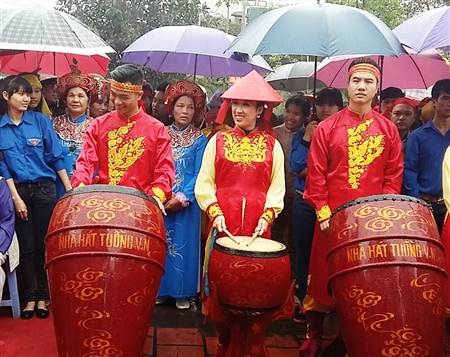 Khai hội Kinh Dương Vương - đức vua Thủy tổ Việt Nam - 1 Màn trống khai hội.