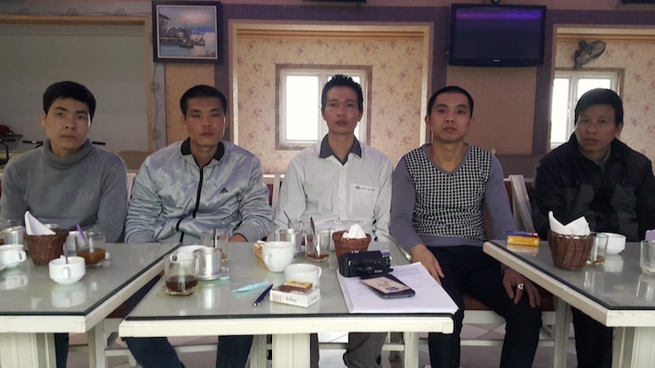 5 thanh niên “đội đơn” lên Viện kiểm sát tối cao kêu oan - 3 5 thanh niên “đội đơn” lên Viện kiểm sát tối cao kêu oan