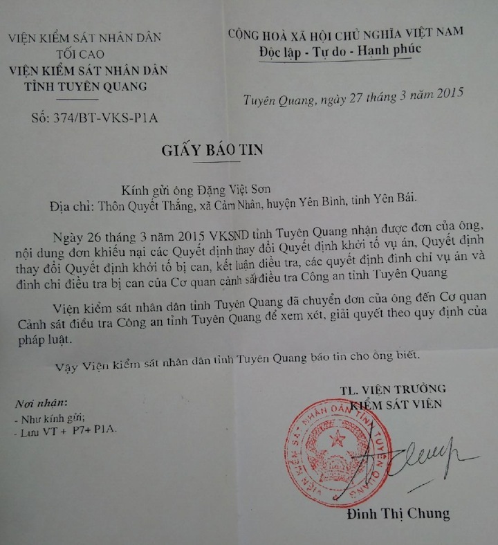 5 thanh niên “đội đơn” lên Viện kiểm sát tối cao kêu oan - 1 5 thanh niên “đội đơn” lên Viện kiểm sát tối cao kêu oan