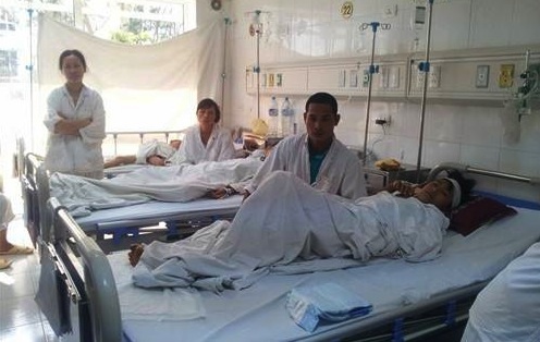 Phụ huynh học sinh bàng hoàng sau tai nạn bất ngờ của con.