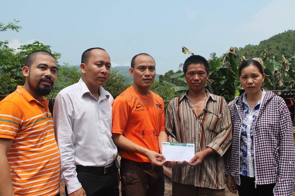 Cúp bóng đá tứ hùng tại Ninh Bình đã trao ngôi vương cho đội Công đoàn Bộ GTVT vào chiều 24/5.