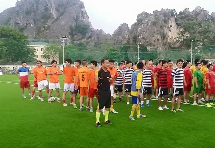 Xác định chủ nhân ngôi vương đầu tiên tại Cúp LĐTD - 2 Cúp bóng đá tứ hùng tại Ninh Bình đã trao ngôi vương cho đội Công đoàn Bộ GTVT vào chiều 24/5.