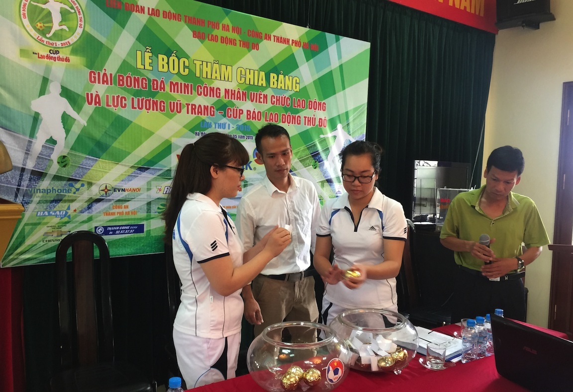 Toàn cảnh buổi họp báo, bốc thăm chia bảng giải đấu.