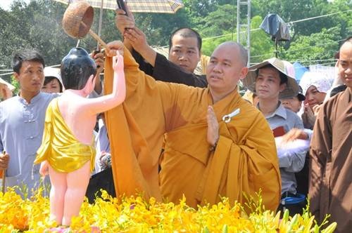 Phật tử cả nước tưng bừng mừng Đại lễ Phật đản - 6 Hòa thượng Thích Bảo Nghiêm tại buổi thuyết giảng về ý nghĩa Phật đản.
