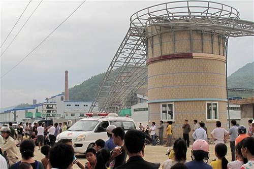 Hiện trường vụ tai nạn khiến cho 3 công nhân bị thương vong.