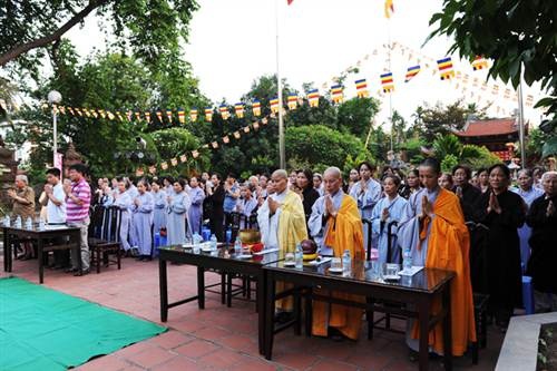 Phật tử cả nước tưng bừng mừng Đại lễ Phật đản - 12 Tổ đình chùa Kim Liên - Nghi Tàm (Tây Hồ, Hà Nội) tổ chức đại lễ Phật đản.
