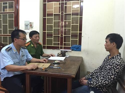 Đối tượng Lộc Văn Thế tại cơ quan Công an.