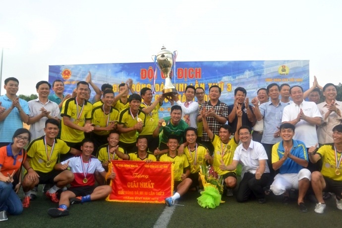 Nhiều cựu danh thủ, danh hài đến dự Giải bóng đá GTVT 2015 - 3 Đương kim vô địch cúp bóng đá ngành GTVT 2015, đội