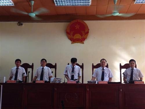 Vụ án oan 10 năm: Tòa bác bỏ toàn bộ 14 căn cứ của nhân chứng mới - 1 Hội đồng xét xử vụ án sẽ đọc bản tuyên án đối với Lý Nguyễn Chung vào sáng mai 23/7.