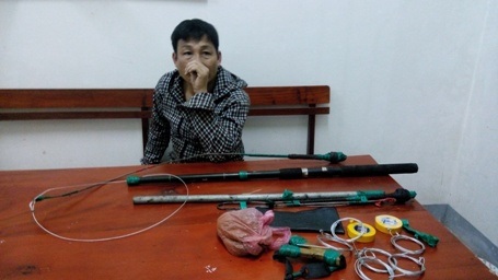 Bị công an phát hiện, cẩu tặc chống trả quyết liệt - 1 Đối tượng cùng tang vật tại cơ quan điều tra