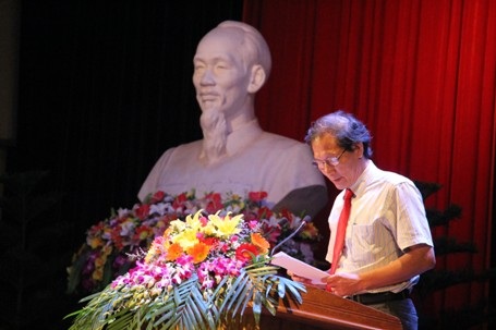 Ông Nguyễn Cảnh Thụy, PGĐ Sở VH-TT-DL Hà Tĩnh công bố thể lệ cuộc thi