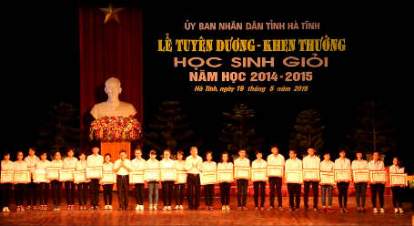 Trao thưởng học sinh giỏi quốc gia, giáo viên xuất sắc - 8 Khen thưởng các em học sinh đoạt học sinh giỏi cấp quốc gia