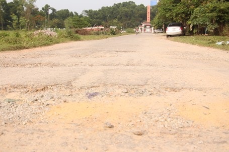 Càng sửa, con đường càng hư hỏng, xuống cấp như thế này