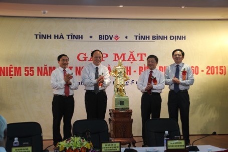 Hà Tĩnh đón nhận những món quà từ tỉnh bạn Bình Định