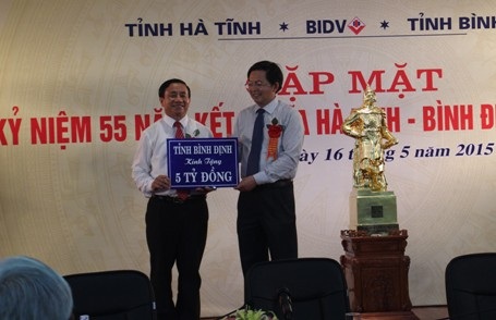 Hà Tĩnh đón nhận những món quà từ tỉnh bạn Bình Định