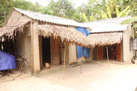 Túp lều của 2 mẹ con bà Tăng