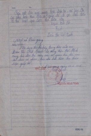 Không muốn việc học của 2 anh em bị giang dở, Trinh phải viết đơn để xin được giúp đỡ