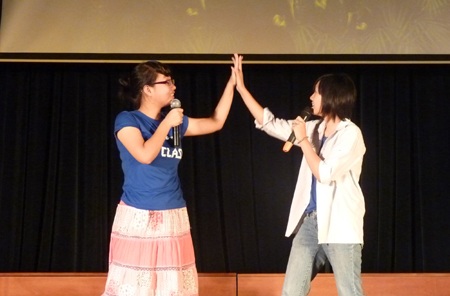 Ca sỹ Hà Linh “đốt cháy” sân khấu HV Ngân hàng - 2