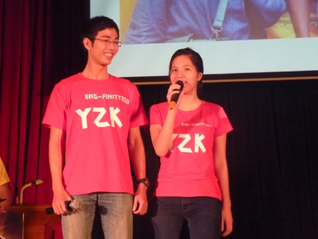 Ca sỹ Hà Linh “đốt cháy” sân khấu HV Ngân hàng - 3