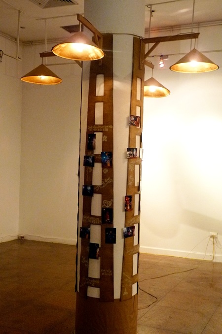 Triển lãm sinh viên khắc sâu tình phụ tử - 1