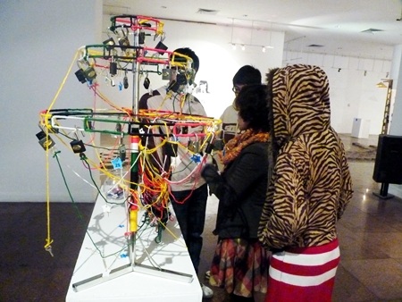 Triển lãm sinh viên khắc sâu tình phụ tử - 2