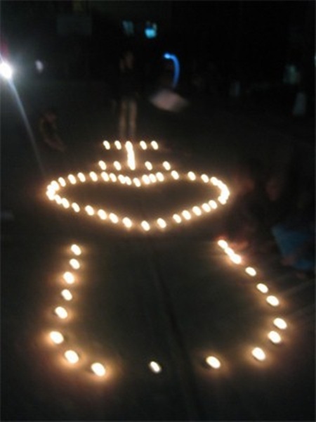 Những màn tỏ tình gây “sốt” nhất năm 2011 - 10