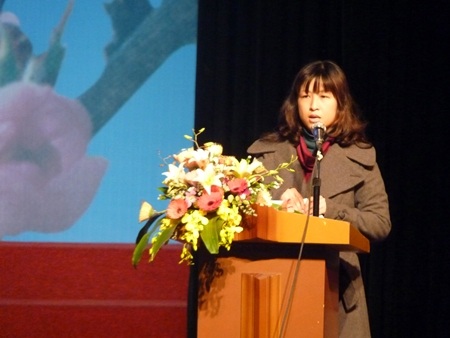 Cần đưa học sinh Trung học hỗ trợ SV tình nguyện - 2