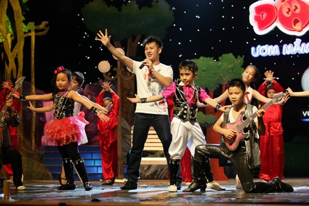 Dàn sao “so tài” cùng những giọng ca nhí Đồ Rê Mí - 6