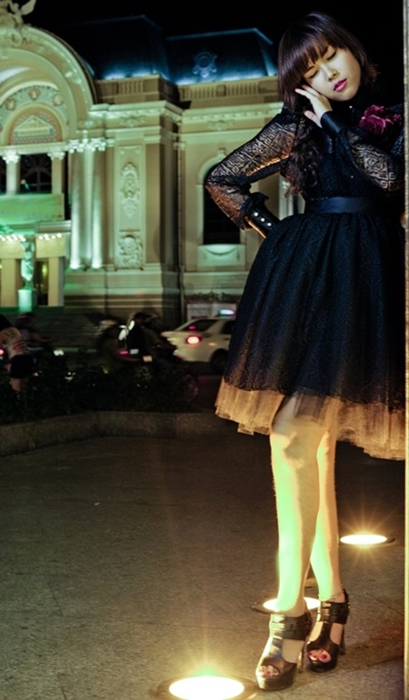 Hồ Mỹ Linh lạ lẫm với hình tượng búp bê tháng 12 - 2