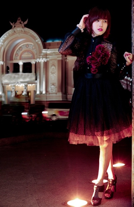 Hồ Mỹ Linh lạ lẫm với hình tượng búp bê tháng 12 - 4