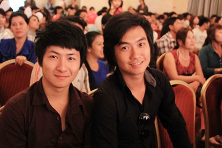 "Thiên sứ" Huỳnh Anh bị các fan nữ “bắt cóc” - 3