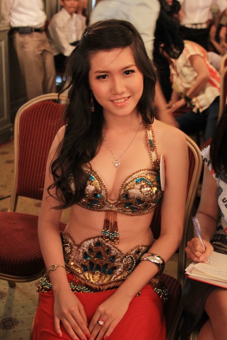 "Thiên sứ" Huỳnh Anh bị các fan nữ “bắt cóc” - 5