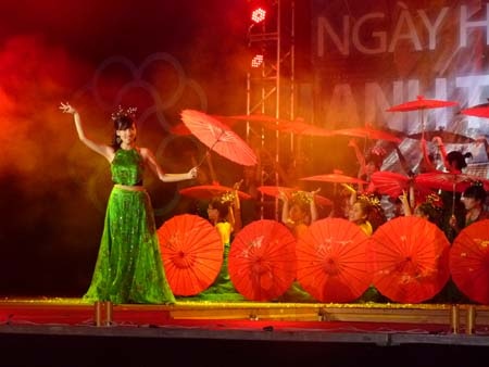 Đại sứ chuyên Ams gọi tên Đỗ Hoàng Long - 3 Đại sứ chuyên Ams gọi tên Đỗ Hoàng Long - 3