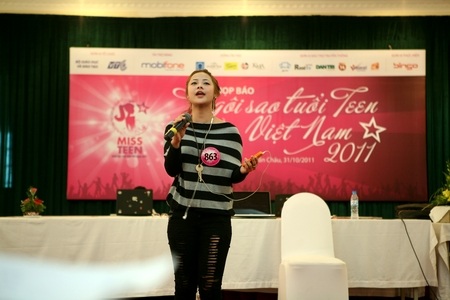 Miss Teen khoe cá tính khi luyện thanh - 4