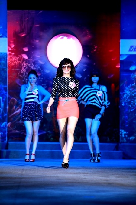 Ngắm các "chân dài" Miss Teen sải bước sàn catwalk - 12