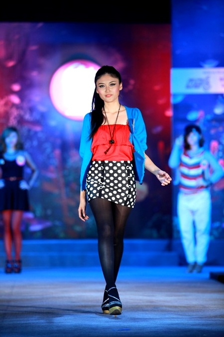 Ngắm các "chân dài" Miss Teen sải bước sàn catwalk - 14
