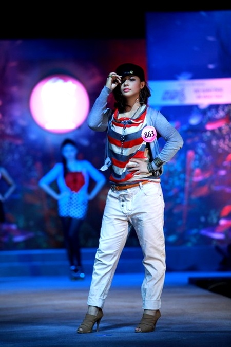 Ngắm các "chân dài" Miss Teen sải bước sàn catwalk - 15