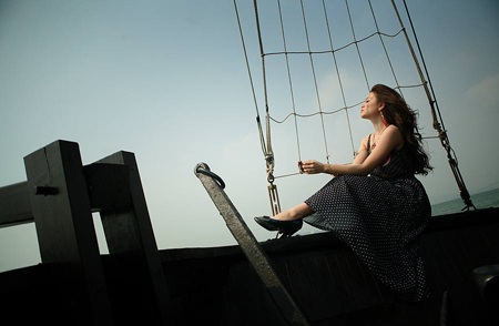 Ngắm “tiên nữ” rạng ngời giữa kỳ quan đá - 2 Ngắm “tiên nữ” rạng ngời giữa kỳ quan đá - 2