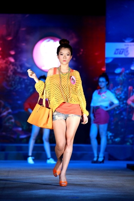 Ngắm các "chân dài" Miss Teen sải bước sàn catwalk - 6