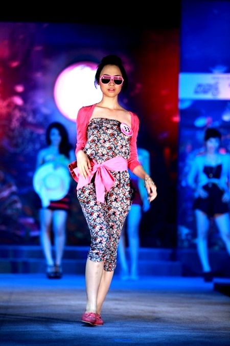 Ngắm các "chân dài" Miss Teen sải bước sàn catwalk - 8