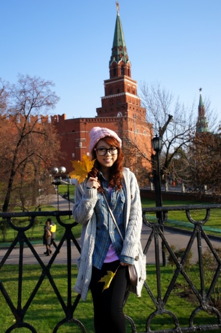 Ngắm Hoài Anh Mango dạo chơi con đường lá vàng nước Nga - 8