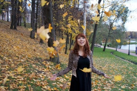 Ngắm Hoài Anh Mango dạo chơi con đường lá vàng nước Nga - 6