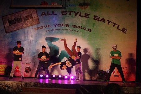 Ca sỹ Cẩm Tú sung cùng hiphop đa phong cách - 3