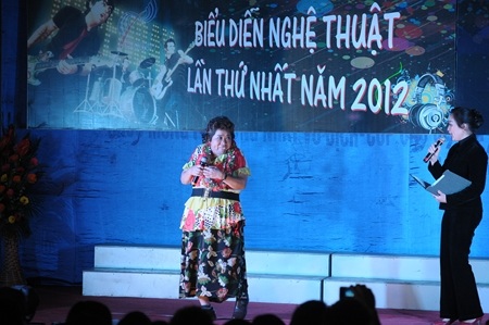 Nghệ sỹ Minh Vượng đi thi “Hoa hậu Nhâm Thìn” - 1 Nghệ sỹ Minh Vượng đi thi “Hoa hậu Nhâm Thìn”