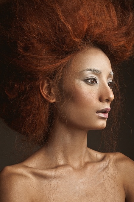 Hoàng Thùy, Lê Thúy gợi cảm với ảnh bán nude