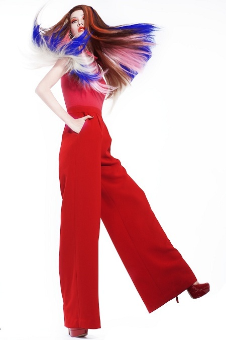 Chân dài Thanh Hoài rực rỡ trong sắc hè