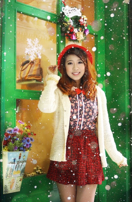 Diện áo len sắc màu Noel dễ thương như Hoài Anh Mango - 5 Phương Nhung