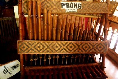 Chiếc đàn P'rông.