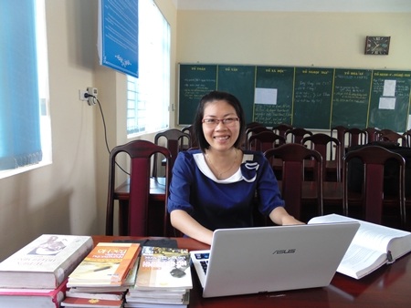 Cô giáo Ngô Tố Uyên luôn yêu thích các cuộc thi tìm hiểu kiến thức.